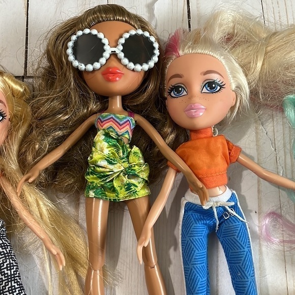 Bratz Doll Bundle and Accessories - Picture 10 of 10